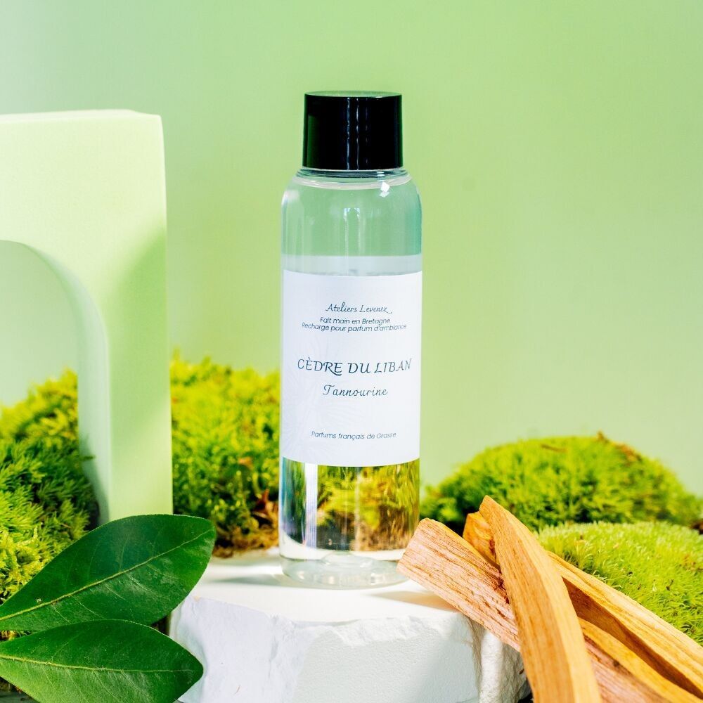 Nachfüllpackung für Raumduft „Zeder des Libanon“.