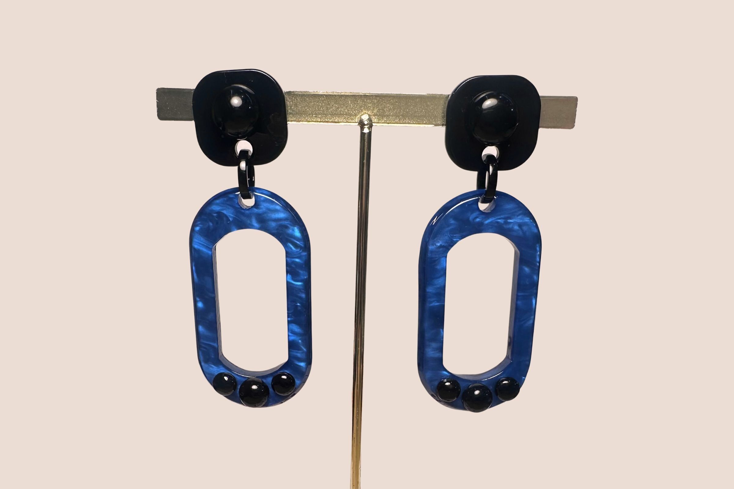 Orecchini in Resina e Ossidiana Nera – Collezione Black Elegance