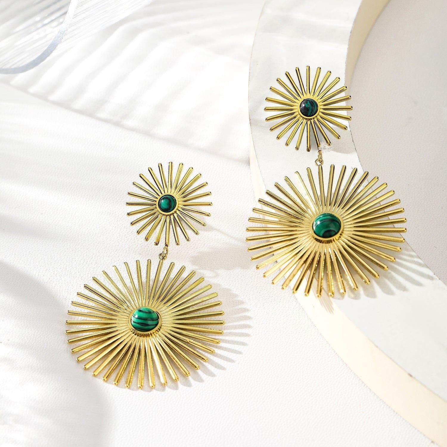 Orecchini Doppio Sole In Oro Con Malachite Sintetica