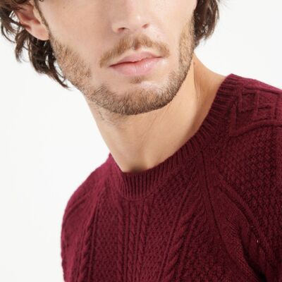 ZACH 1 6-ply cable-knit cashmere crew neck sweater in burgundy red