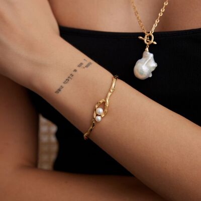 Adjustable bangle in solid silver set with freshwater cultured pearls - Bachira