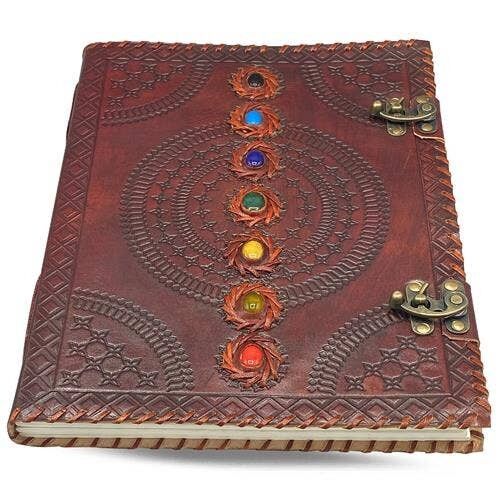 Diario in pelle con sette pietre chakra (25x33 cm)