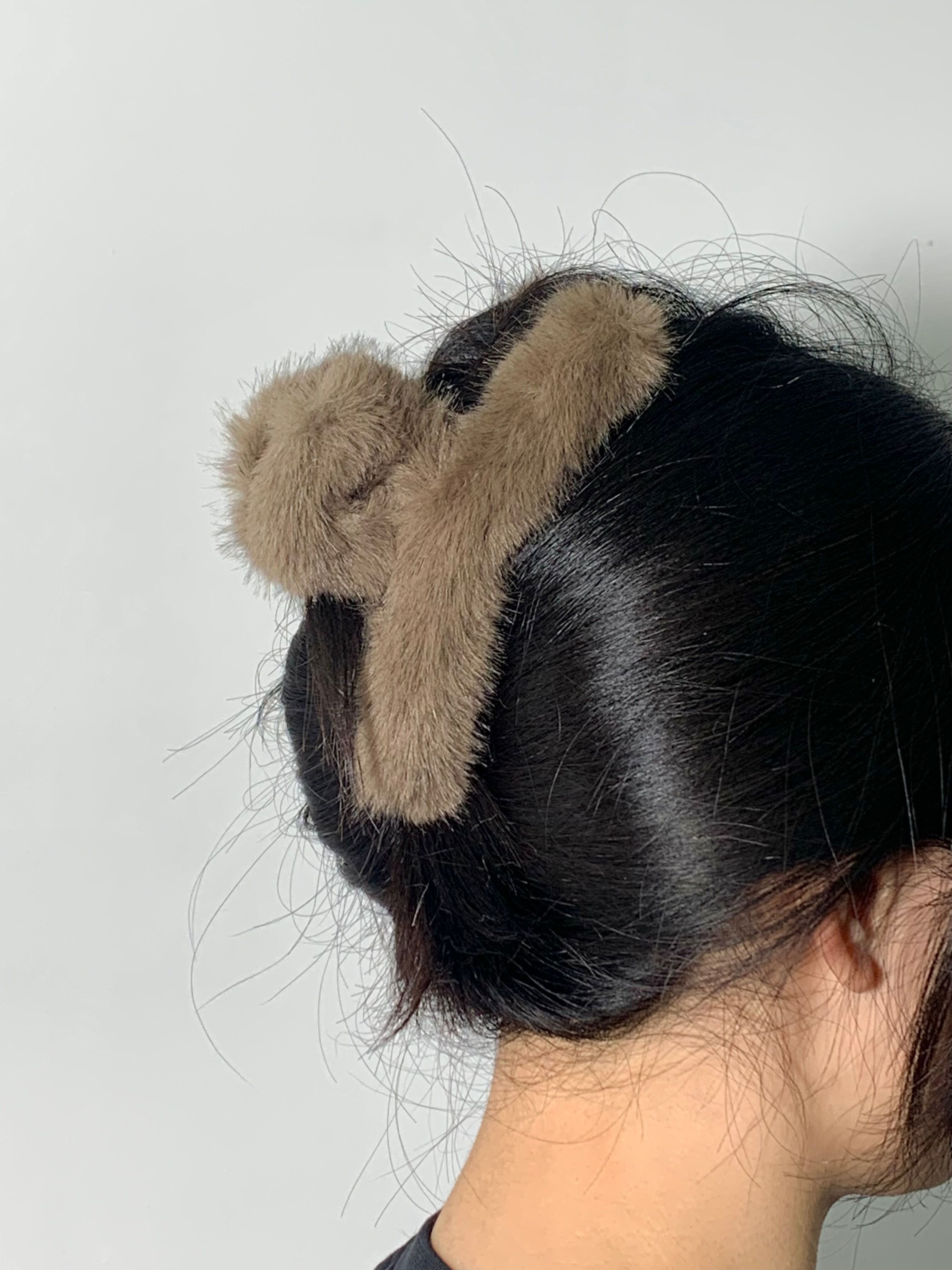 Fermaglio per capelli in pelliccia sintetica YH11