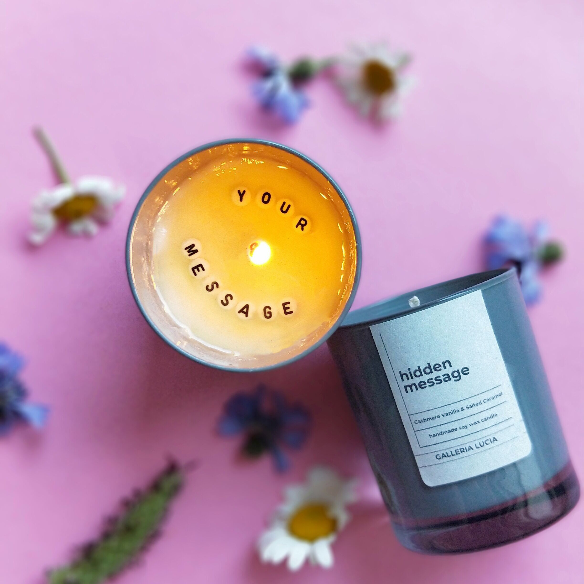 Candela con messaggio nascosto - Grande - Candela con messaggio segreto - Profumo piccante di cannella e arancia.