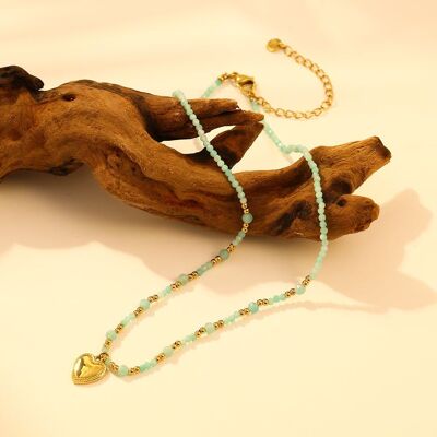 Collar gargantilla de piedras naturales azules (amazonita) con colgante de corazón