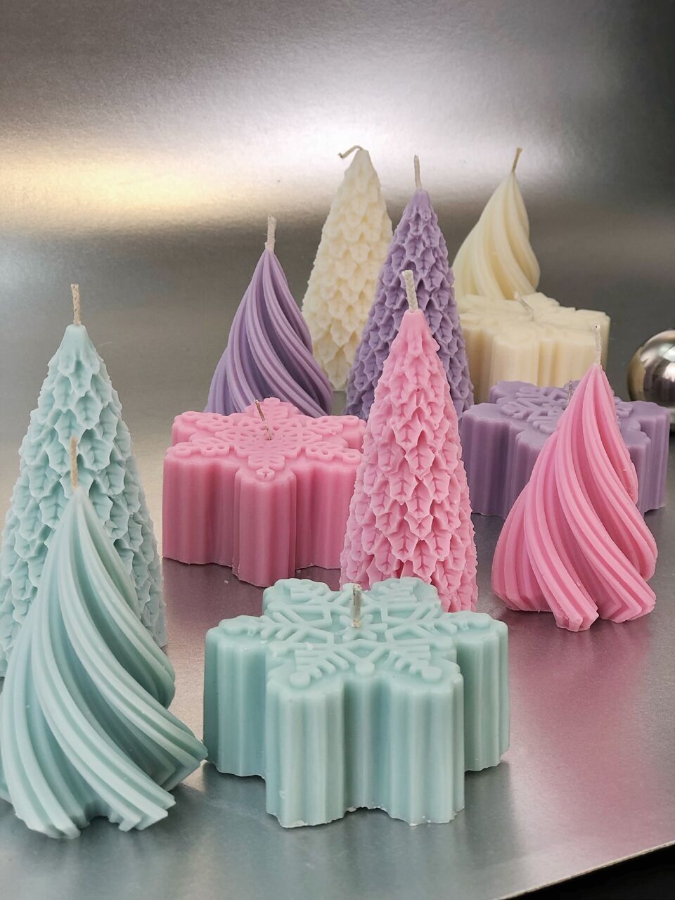 Weihnachtsbaumkerze in Pastellfarben