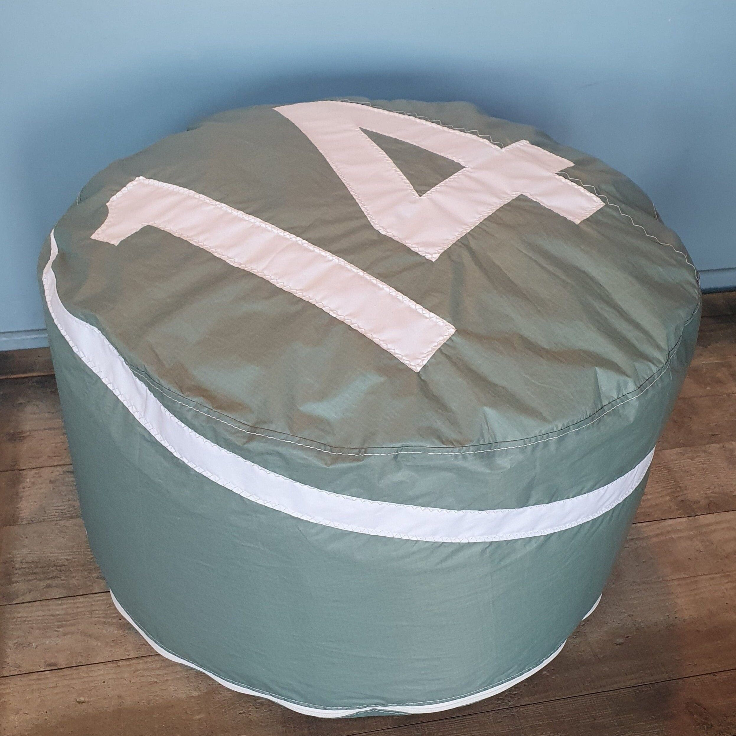 Großer runder Hocker