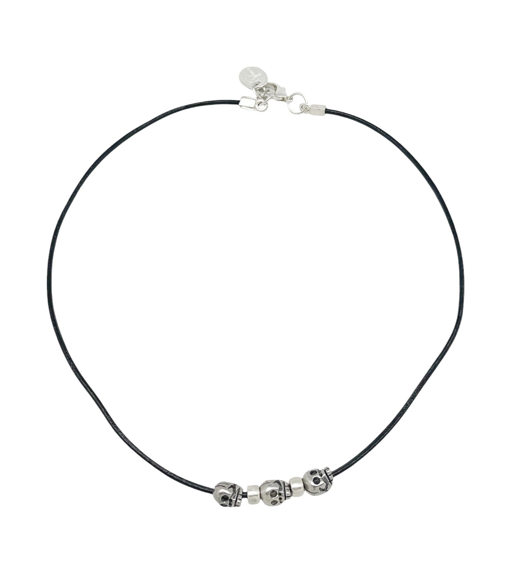 Collana TripleSkull in pelle nera