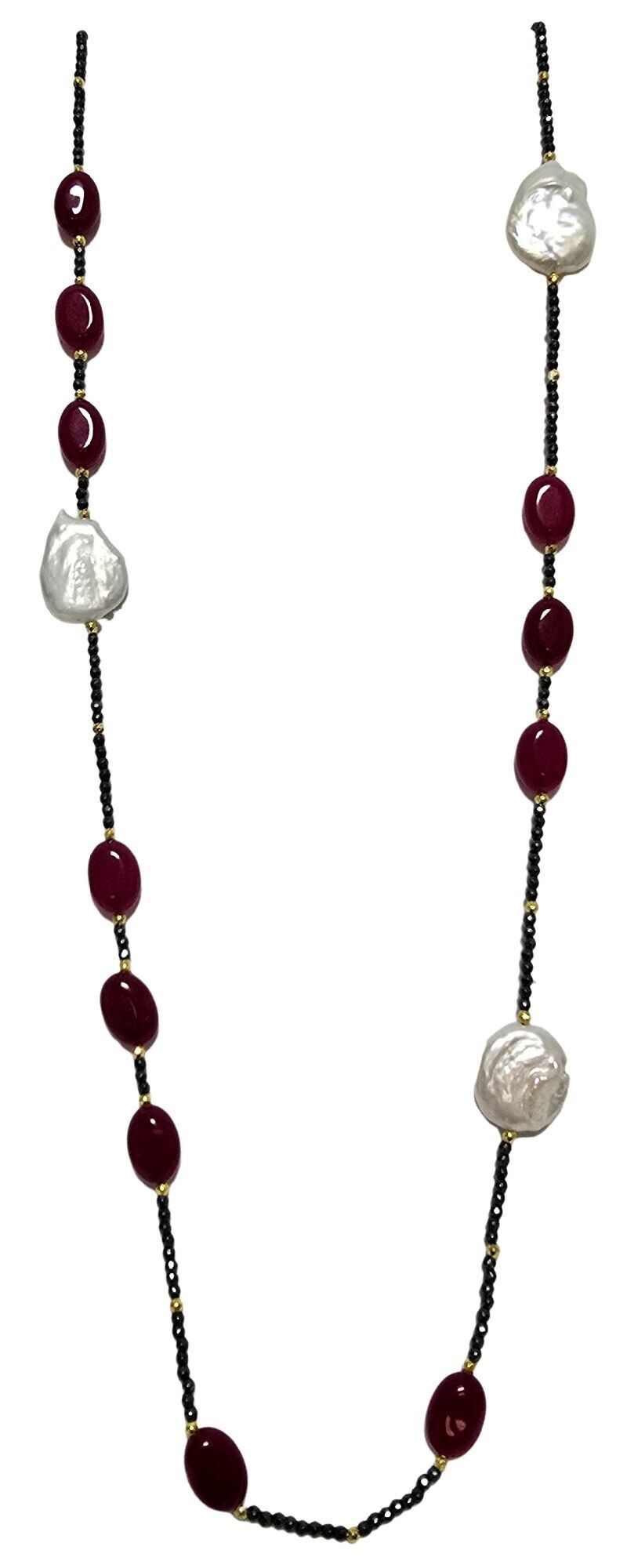 Collier de perles grises avec cristaux demi-rubis