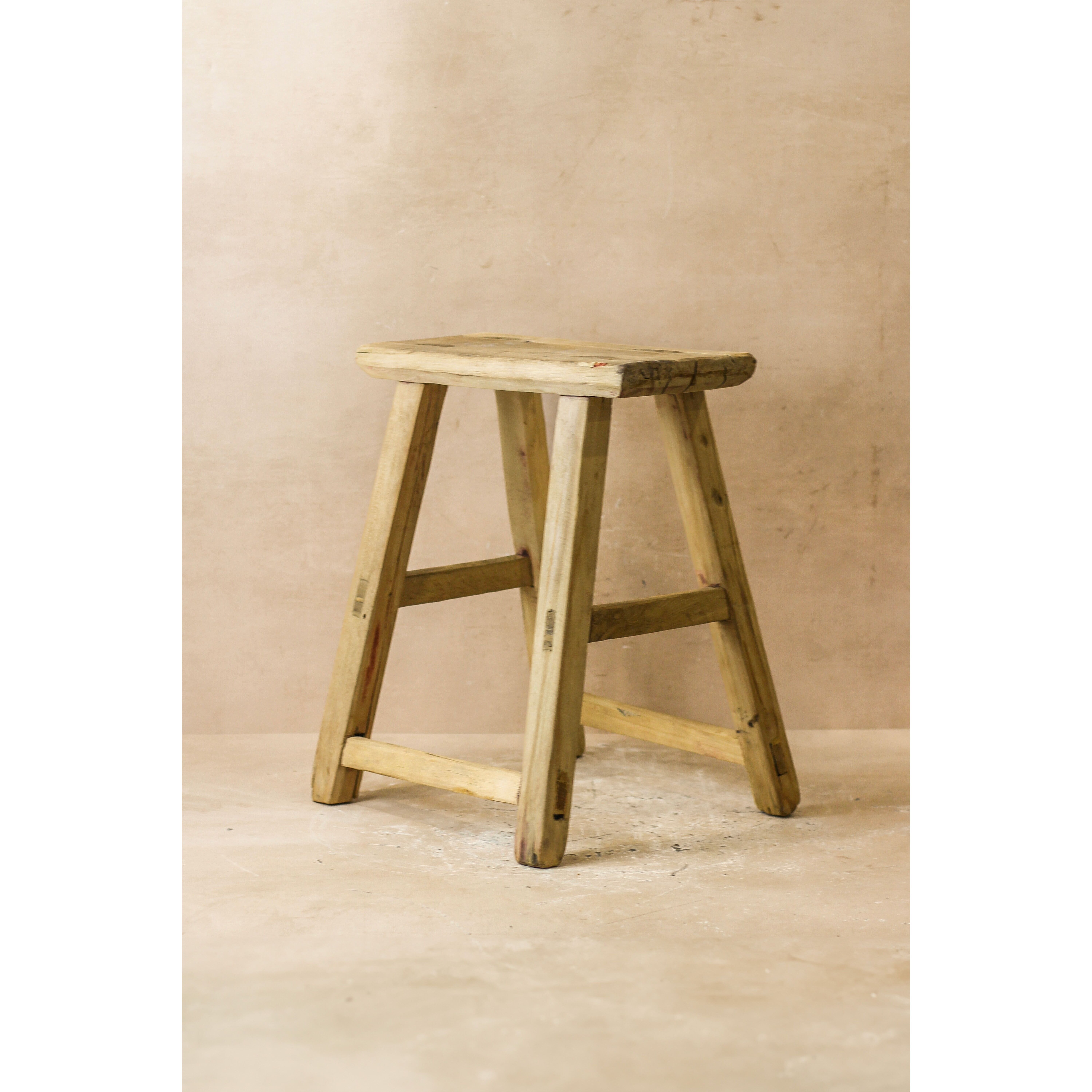 Rustikaler Vintage-Hocker aus Ulmenholz - Mittelgroß - Nr. 60