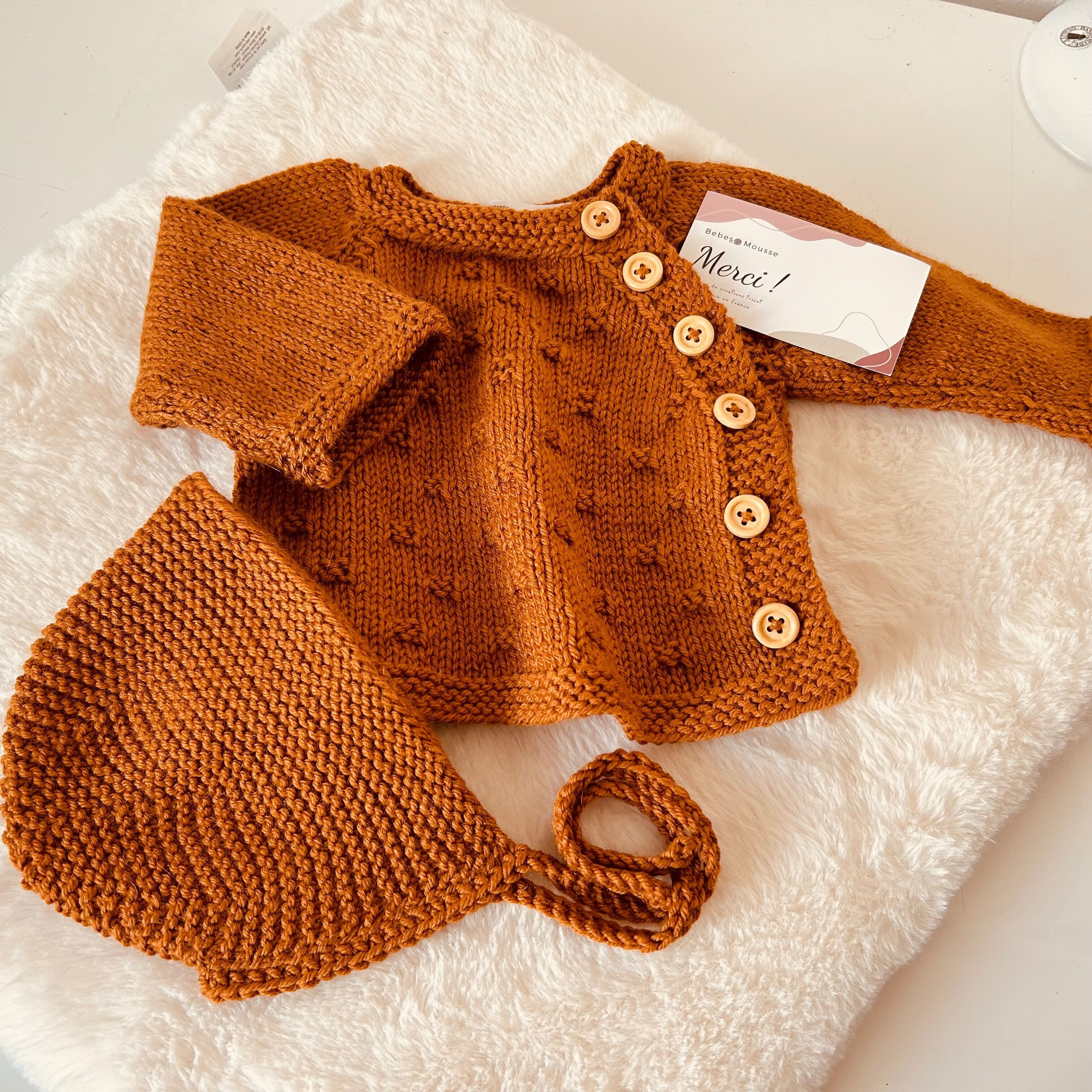 Reggiseno e berretto per neonato - lana merino - 0-6 mesi - marrone