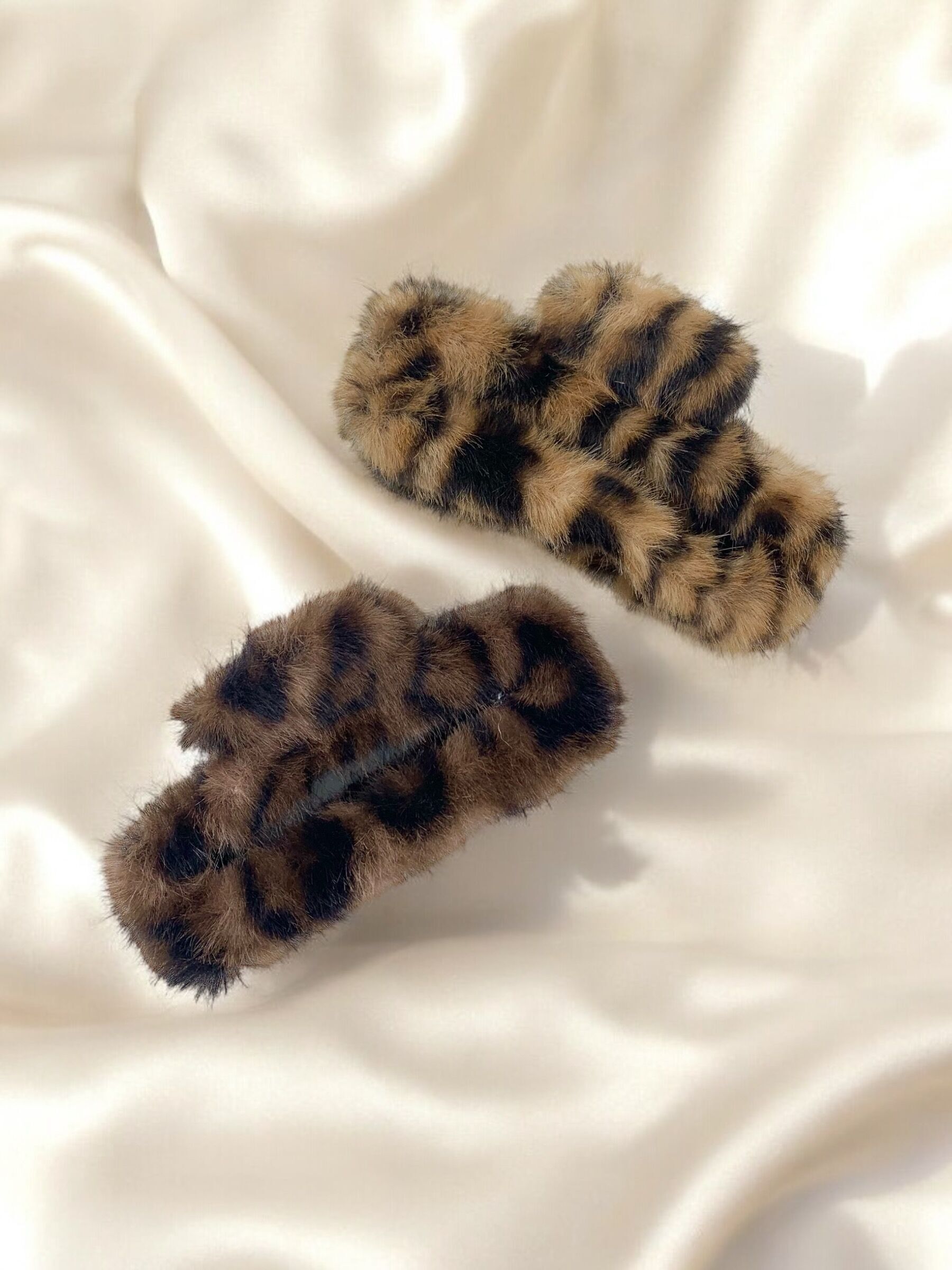 Rechteckige Haarspange aus Leoparden-Kunstfell ZE08