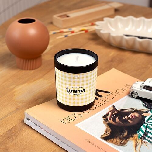 Vela UO aromatizada para regalar tiempo a mamá, Vela artesanal hecha en España, Aroma Almizcle, 350 gramos