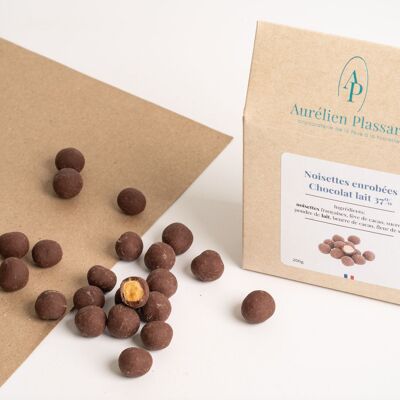 Avellanas recubiertas de chocolate negro al 66% o chocolate con leche al 37%