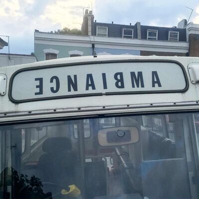 Biglietto di auguri - Instadom "Ambiance Ambulance - Stoke Newington, Londra"