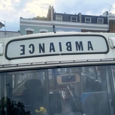 Tarjeta de felicitación - Instadom "Ambulancia Ambulancia - Stoke Newington, Londres"