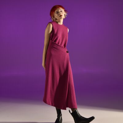 L105 PLEAT DRESS WITH BUTTON