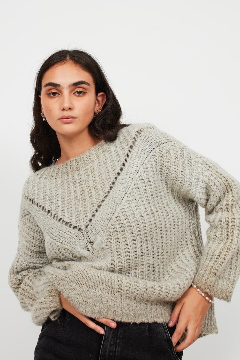 MAGLIA IN MAGLIA SPESSA CON CORTE IN COLORE ROSA DEGRADÉ