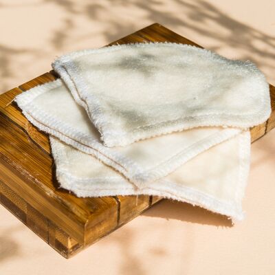 Organic cotton cleansing and makeup remover gloves