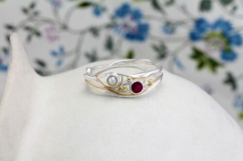 Ruby and Pearl ring with gold details, Organic & hand made