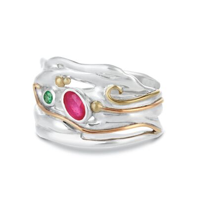 Anello con rubino e smeraldo verde scintillante con dettagli in oro, argento sterling e fatto a mano