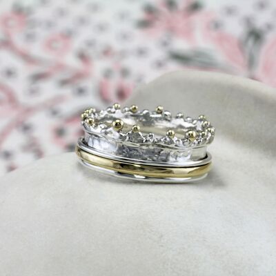 Anello corona in argento sterling fatto a mano con anelli rotanti martellati.