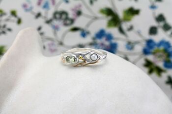 Bague améthyste verte délicate et perle avec détails en or, fabriquée à la main. 3