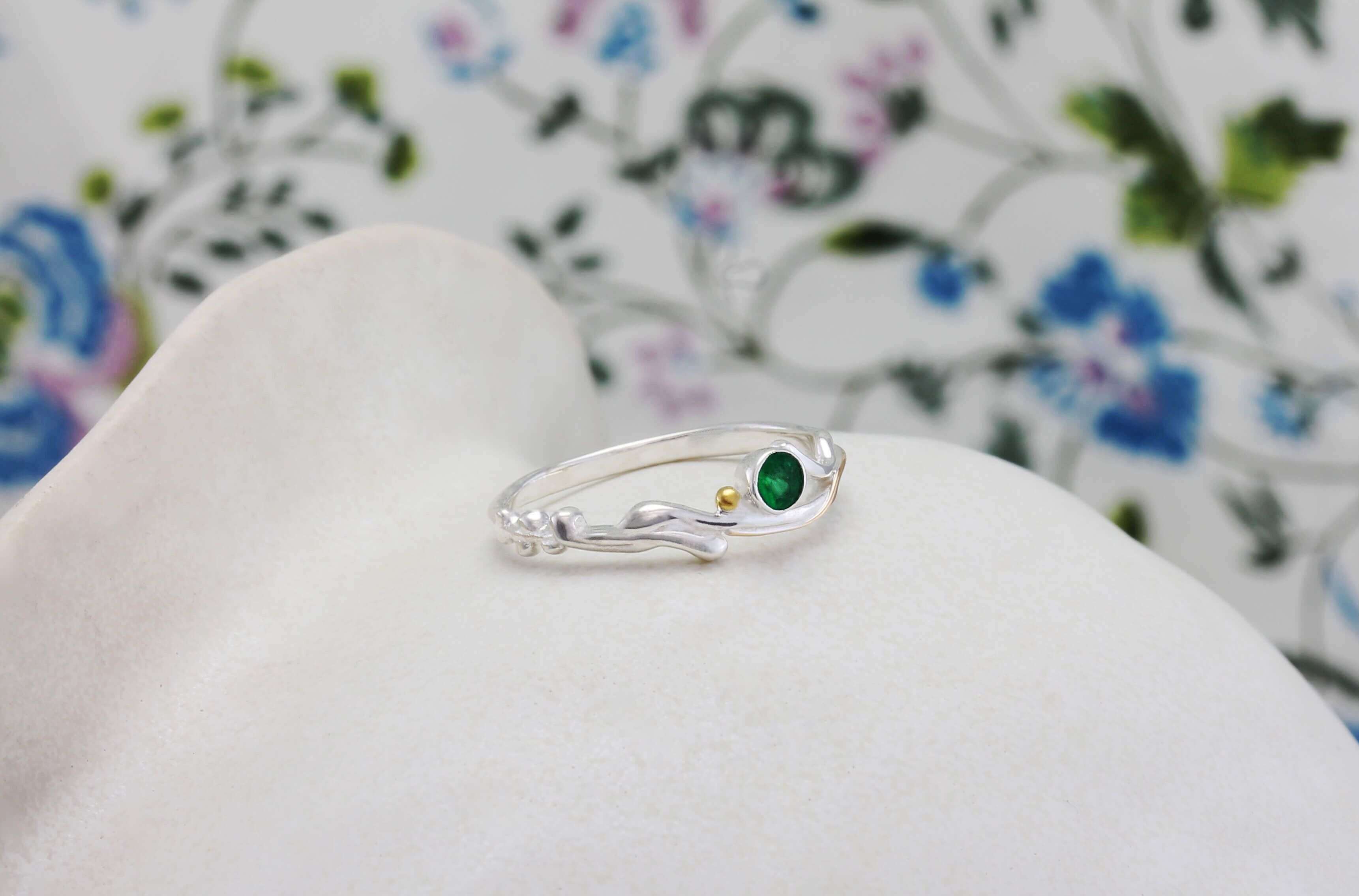 Delicate Emerald Ring Made of Sterling Silver and Gold.