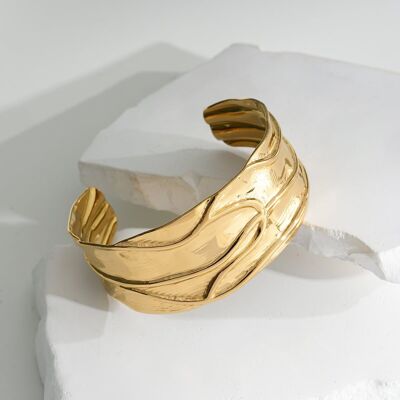 Pulsera Dorada Brazalete Abierto Brillante Grabado Multicurvado