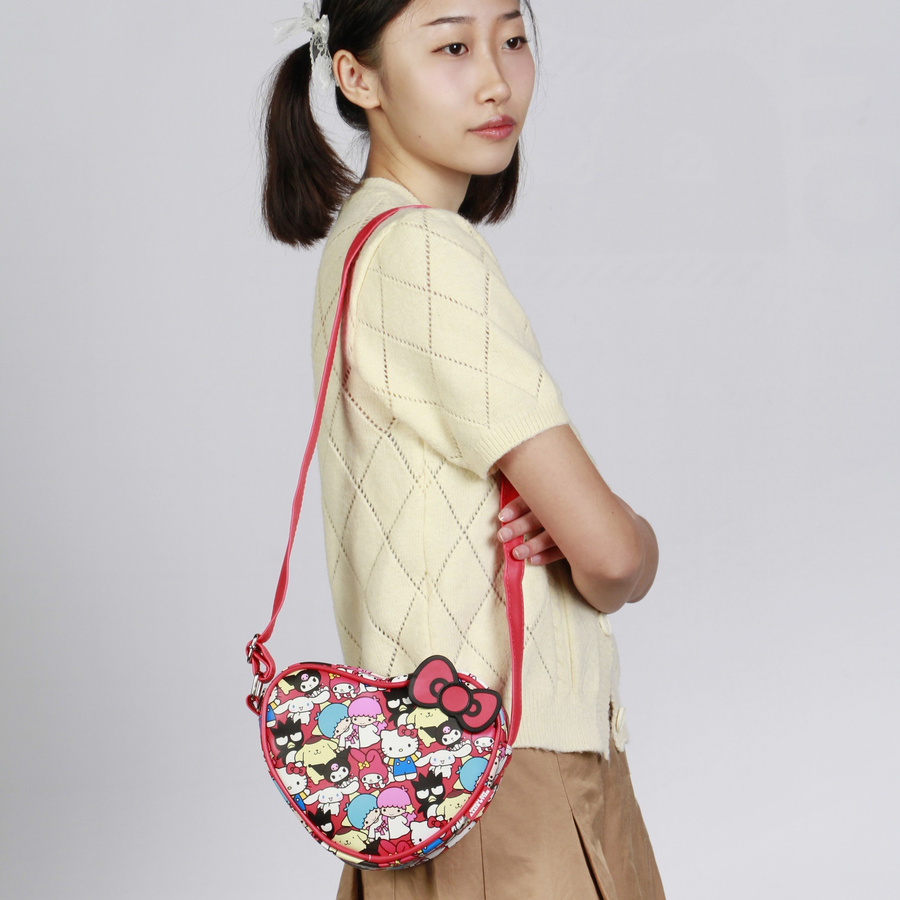Buy wholesale Sanrio Hello Kitty Friends-Casual Heart Bag, Multicolor