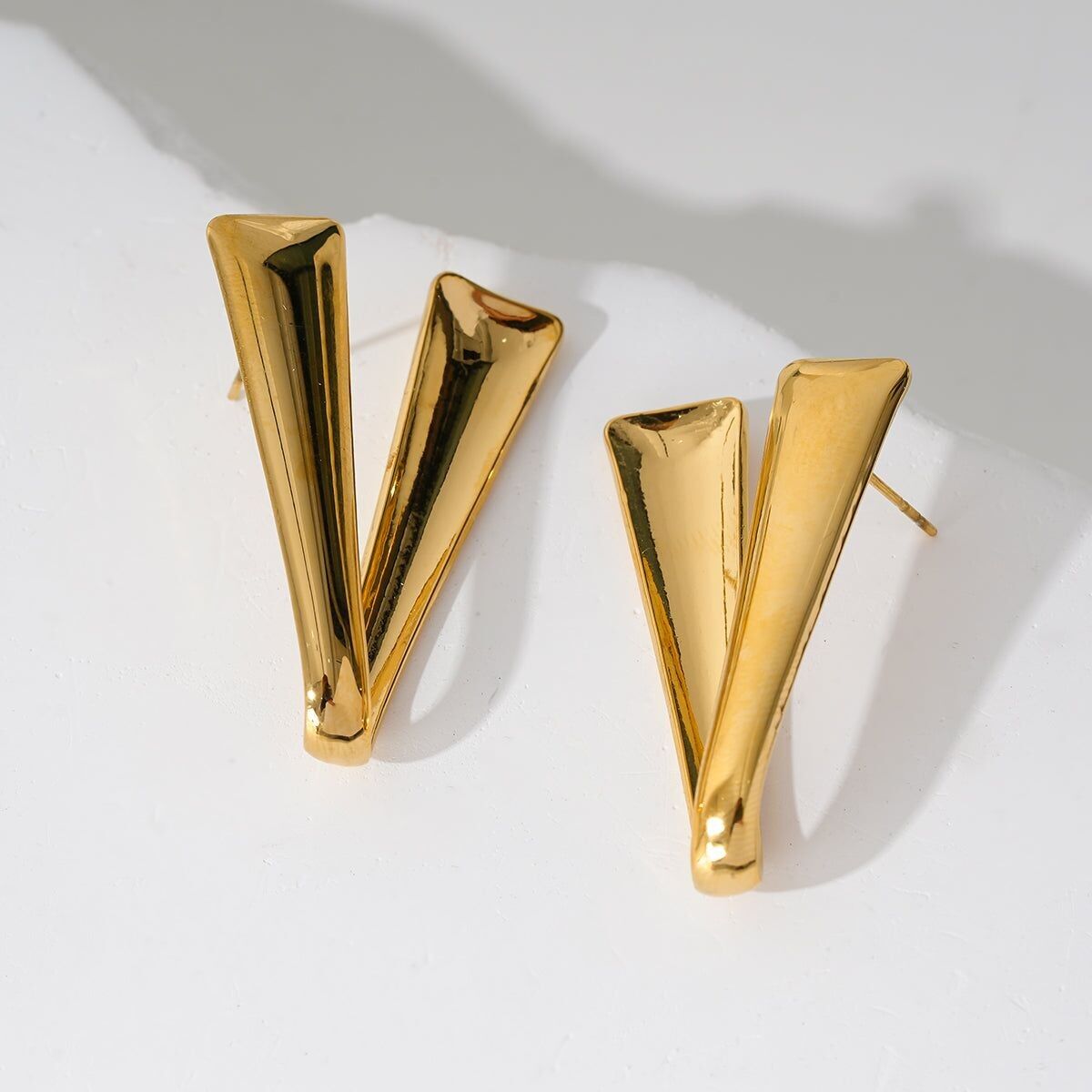 Shiny V Curved Band Gold Earrings