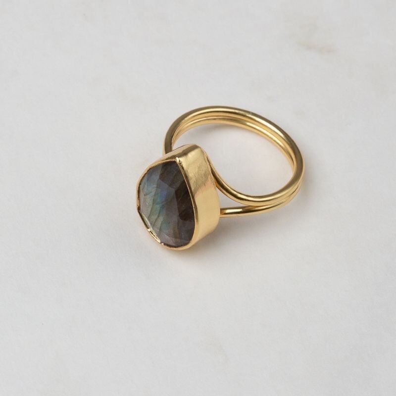 Anello in Labradorite Lucida di Caveto