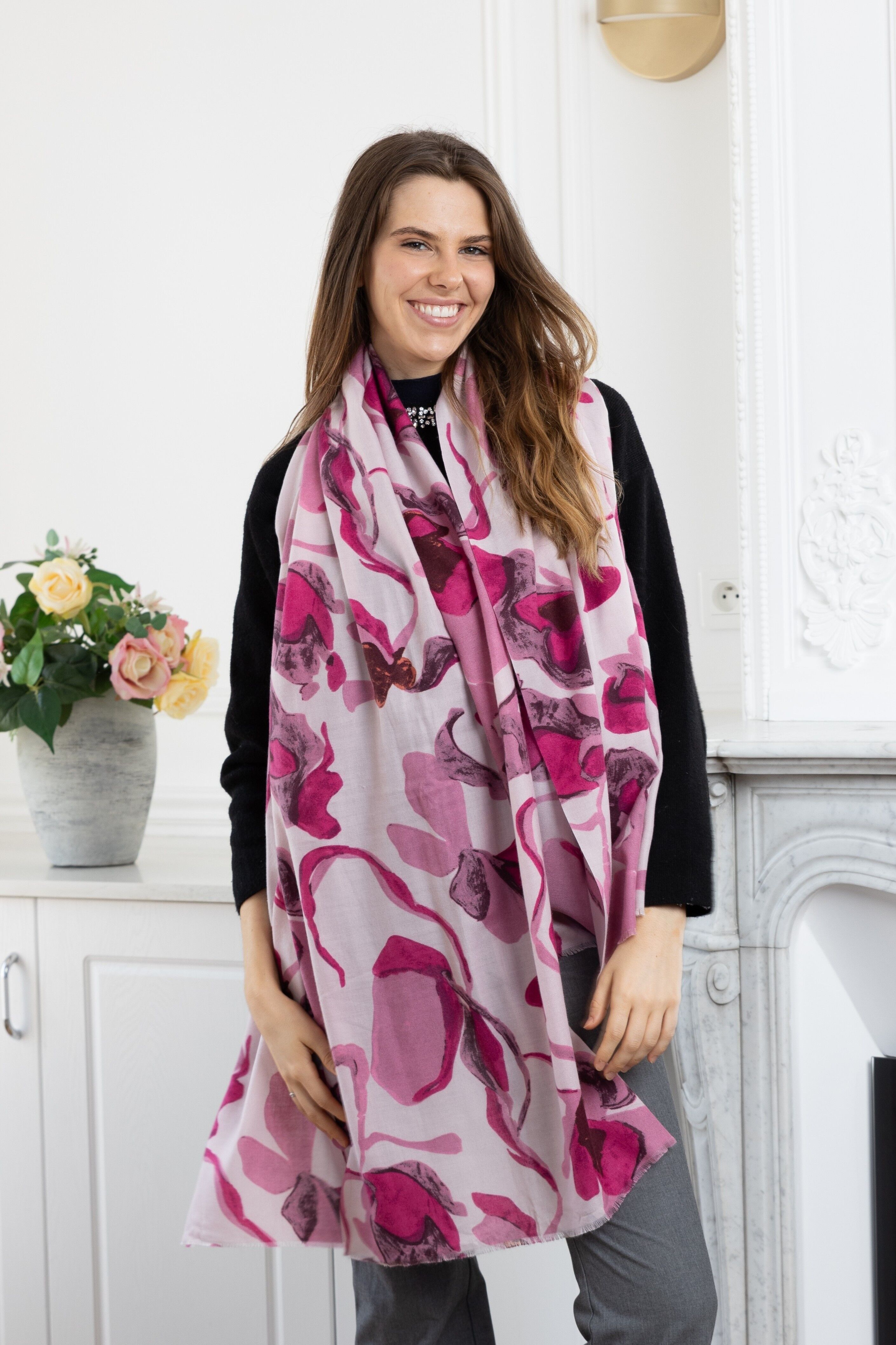 LL-8 Schal mit abstraktem Muster