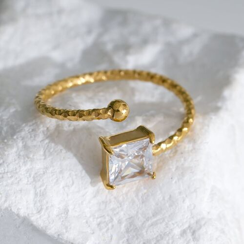 Bague Dorée Spirale Gravée Avec Strass Rectangle Et Boule