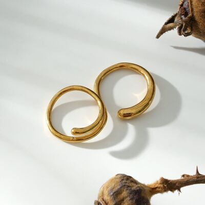 Anillo Dorado para Llevar en Dos Dedos