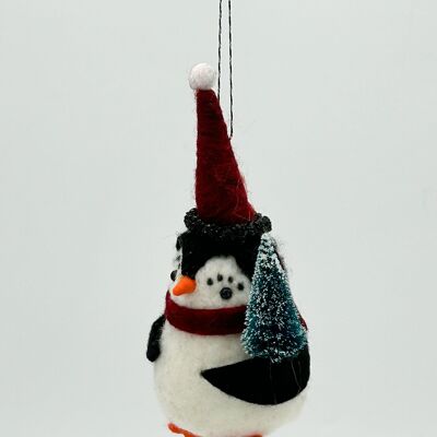 PENGUIN WITH TREE - FE406