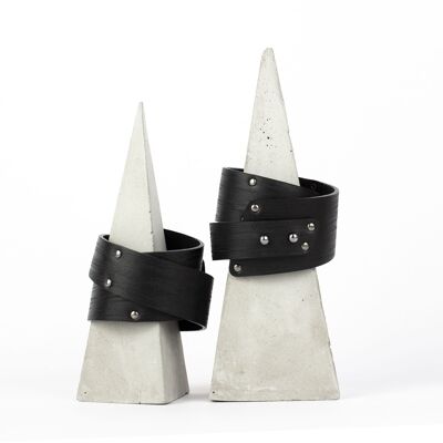 Pulsera de cuero genuino 'DANA' / Tachonada negra, doble vuelta