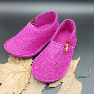 Pantofole da bambino in lana dalla mano morbida, con suola in gomma. Prodotto artigianalmente nell'UE. Piedi di elfo di Opplav. Colore rosa.