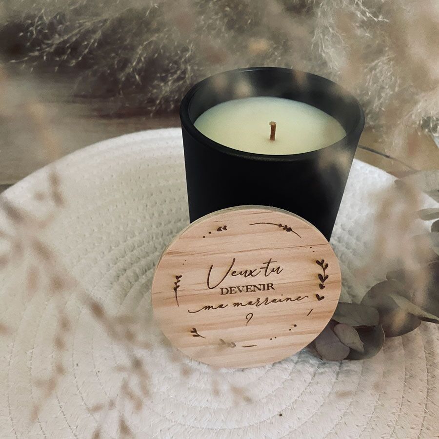 Vela aromática negra con tapa de madera grabada: ¿Aceptarías ser mi madrina? - Solicitud de madrina