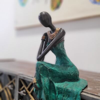 Escultura de bronce "Dama sentada" de Herman (2024) | 56cm | 6,5 kg | Bronce macizo único