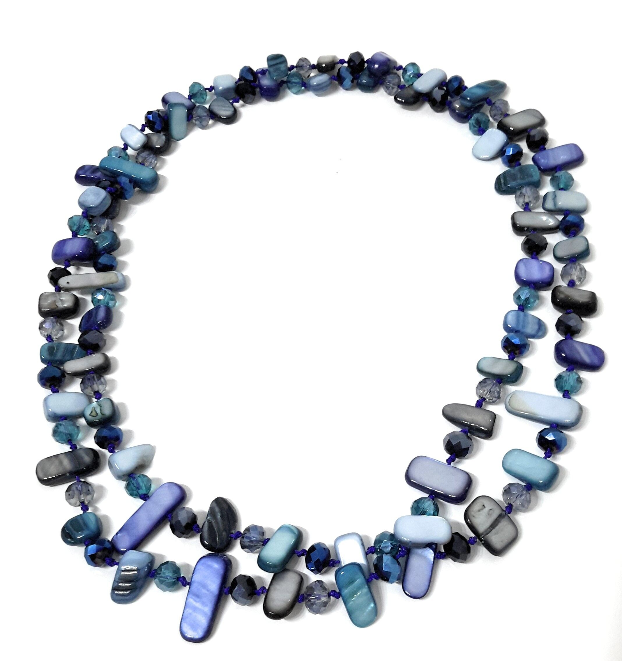 Collana lunga in madreperla celeste