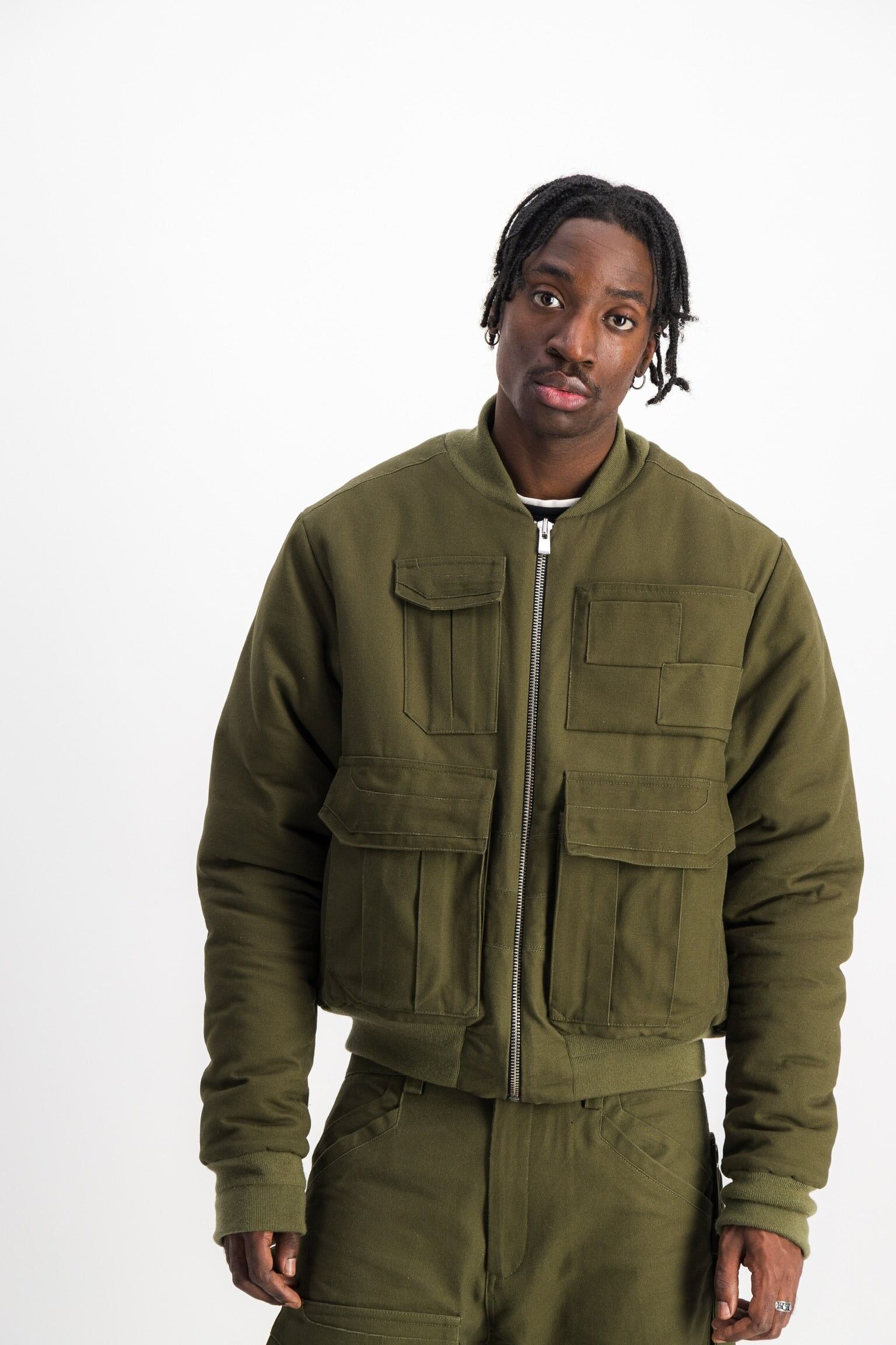 OLIVEGRÜNE JACKE - AMANA