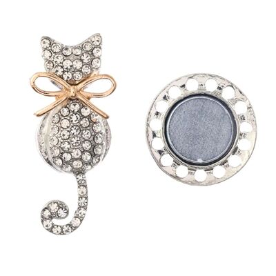 brooch - cat