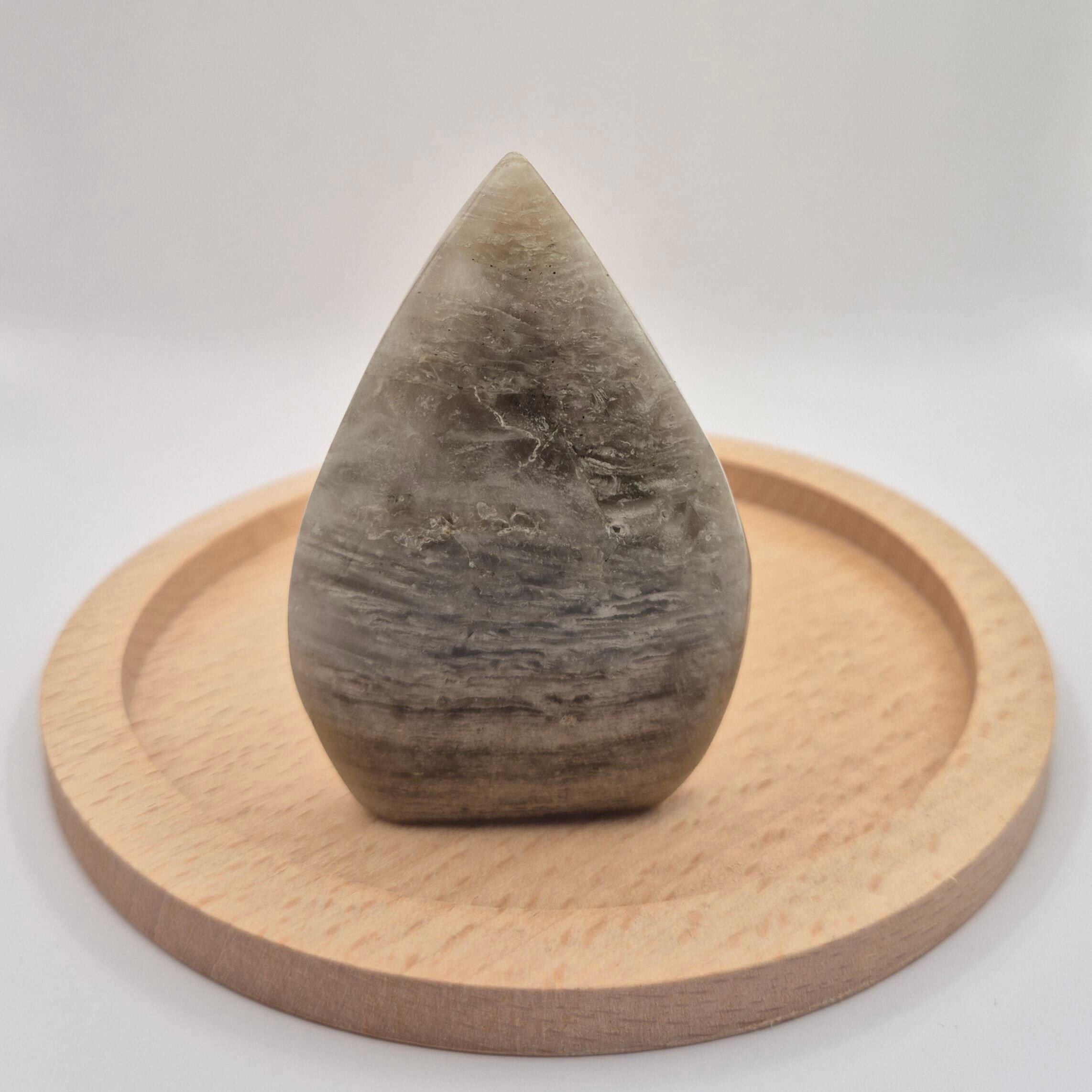 Gartenquarz 1000 Schichten Tropfen – Tropfen stehender Edelsteinkristall 119gr.