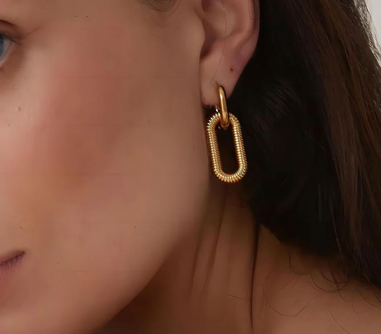 Gold geometric earrings