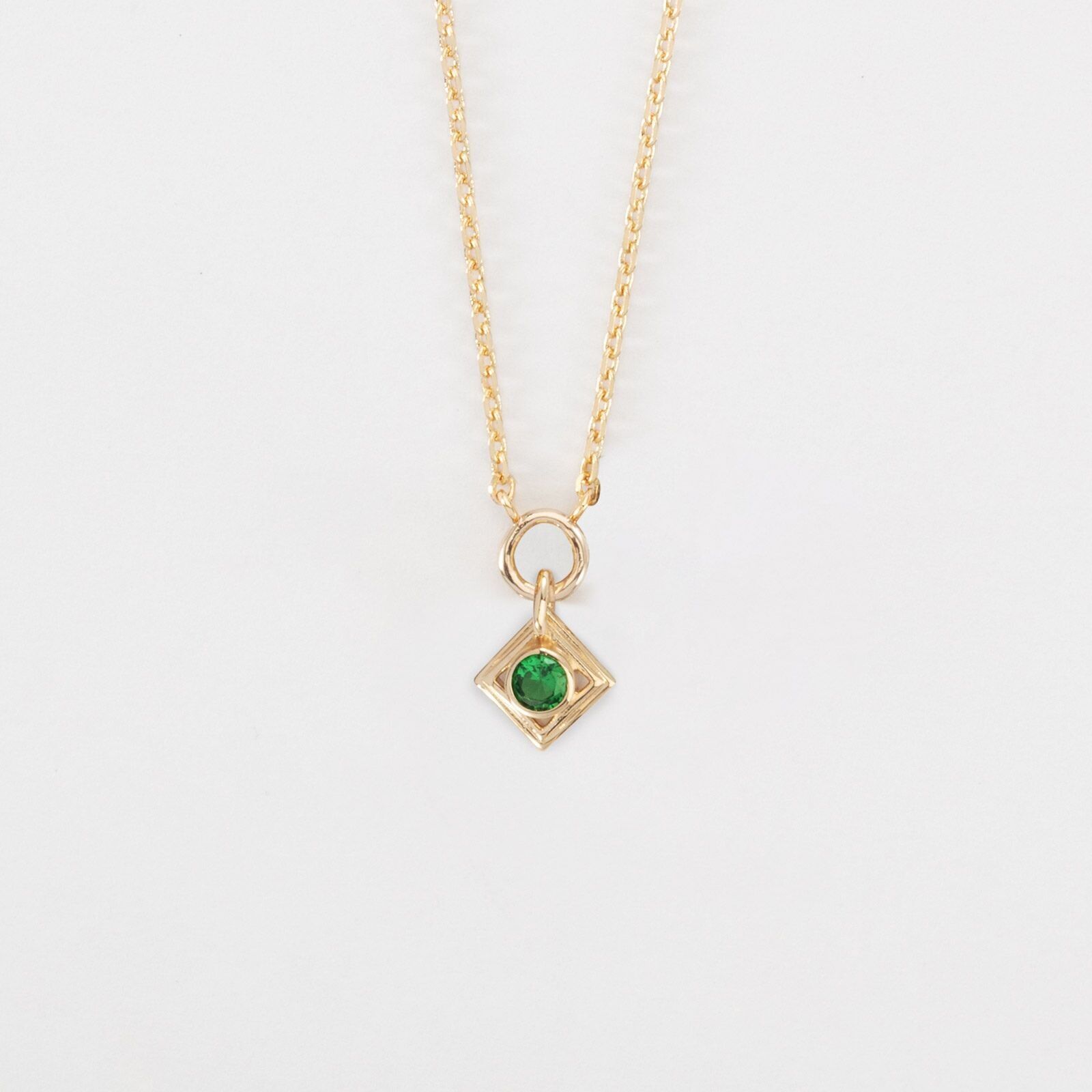 Collier talisman losange vert plaqué or