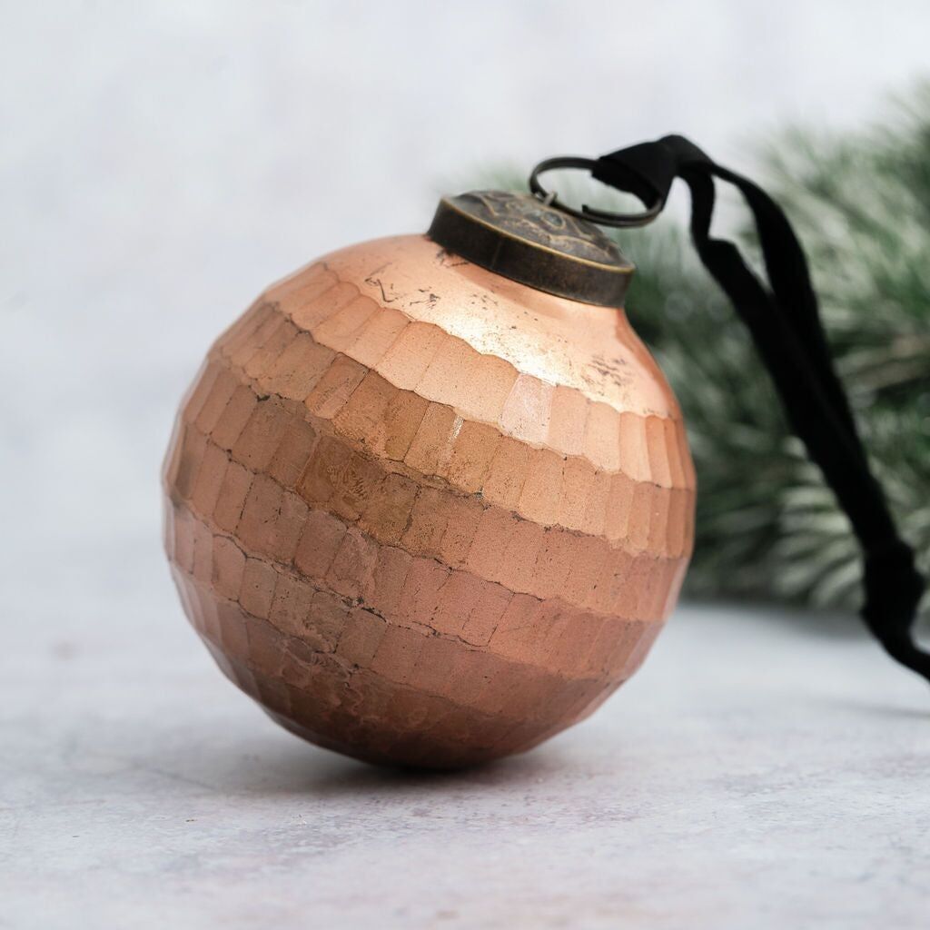 Pallina di Natale rustica in vetro tagliato a filo da 3"