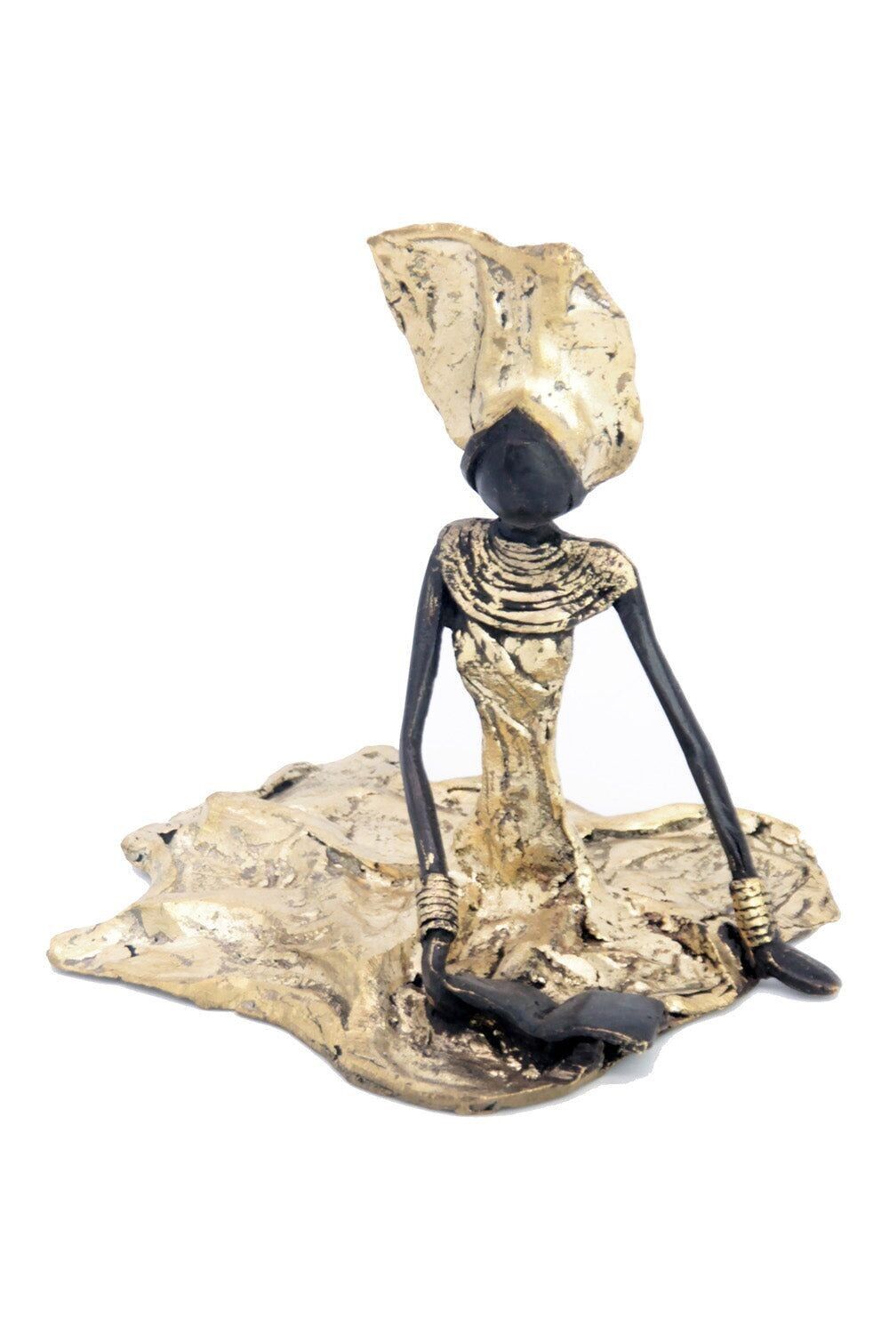 Bronce sentado en el suelo 25 cm dorado n°3