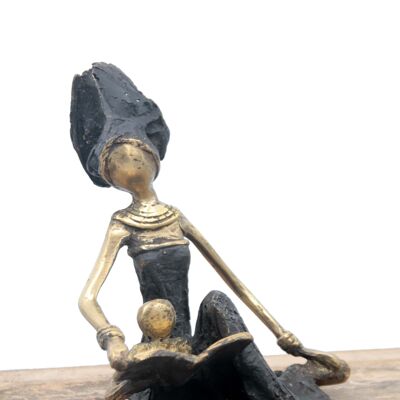 Bronce sentado en el suelo 25 cm negro y dorado n°1