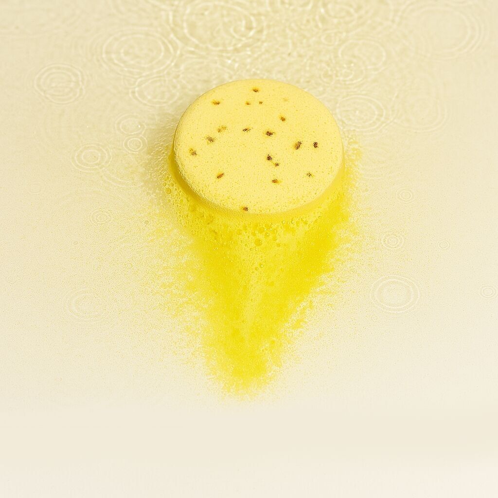 Recharge Aromatherapy Shower Steamer Sample⎜Juniper Berry, Lavender, Tea Tree, Tangerine Scent with Safflower Petals